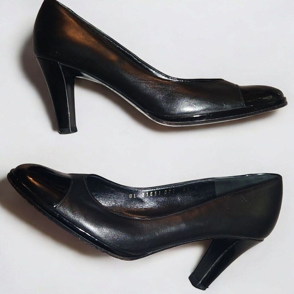 Salvatore Ferragamo Black Leather Pumps Shoes Women's Size 8.5 - Picture 2 of 7